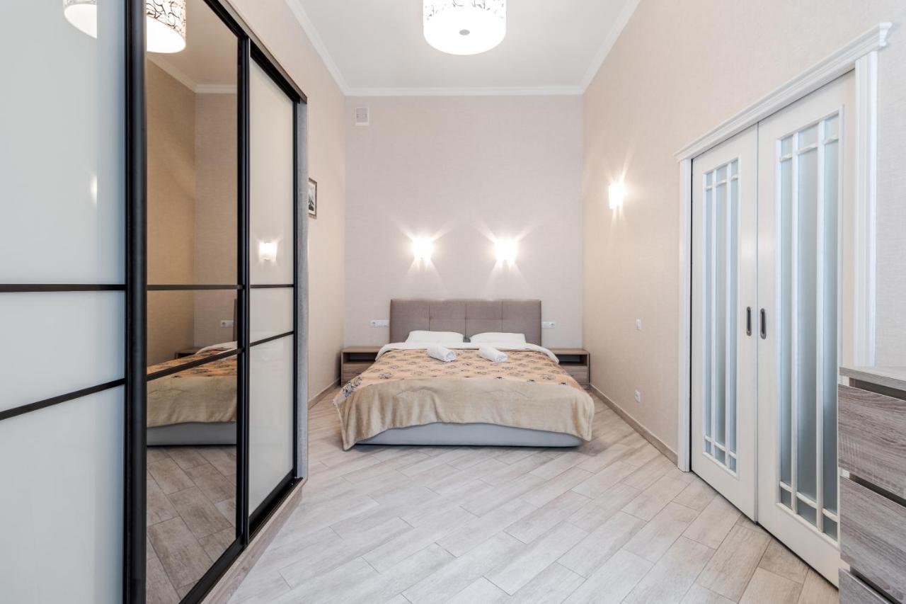 Nikolaj Kopernikus Apartment Lviv Exterior foto